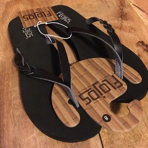 Flojo’s Flip Flops Black NWT